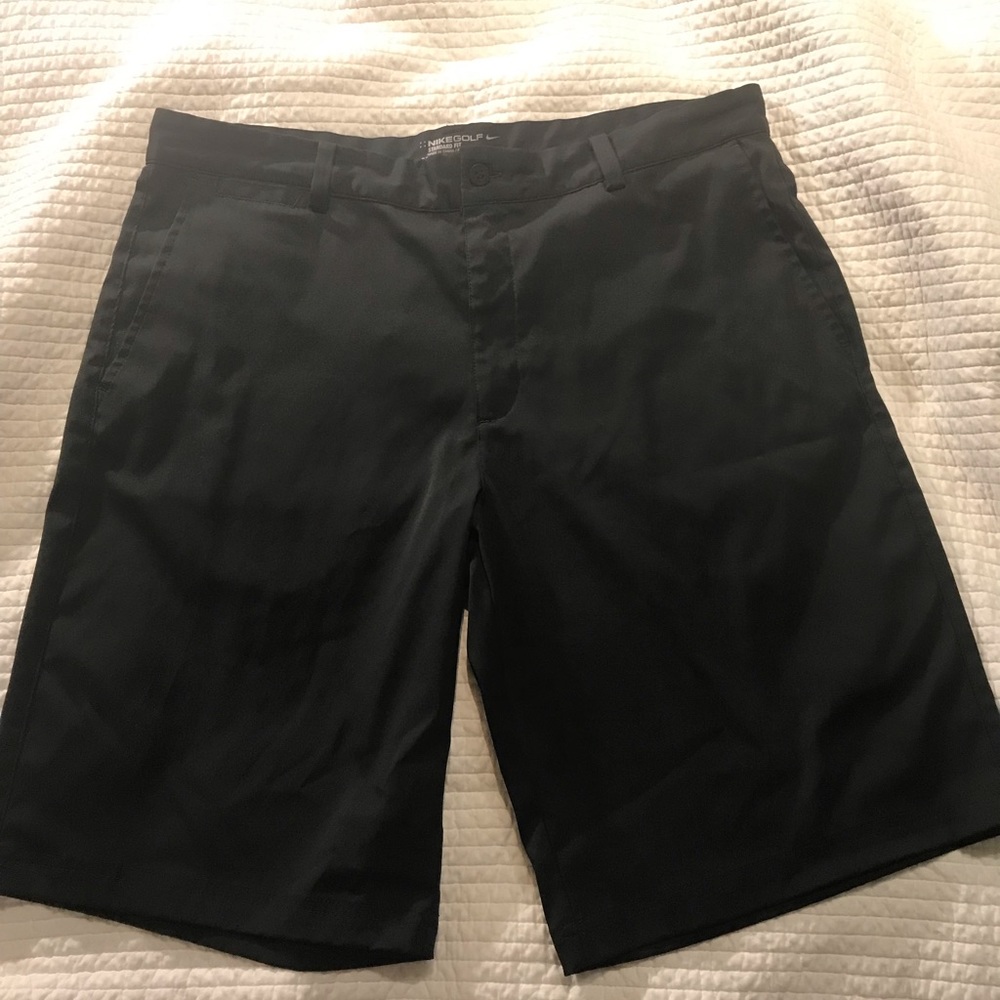 Nike Mens size 34 golf shorts dri-fit standard fit